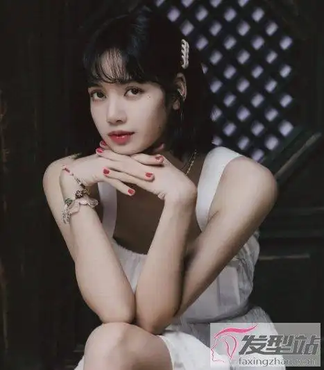 lisa黑色波波头短发发型可盐可甜打造百变风格