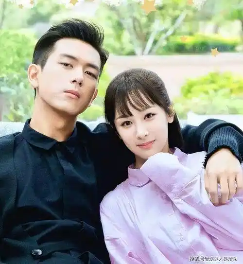 邓伦儿童节现身,偷税漏税被通报后首次露面,身边依然有很多粉丝_杨紫