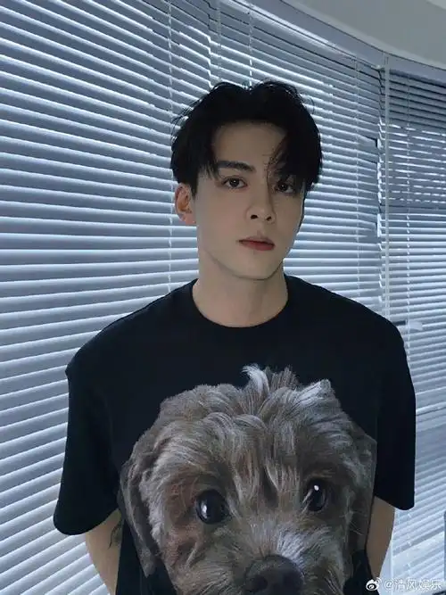 曾舜晞评论区回复粉丝##曾舜晞小狗t恤