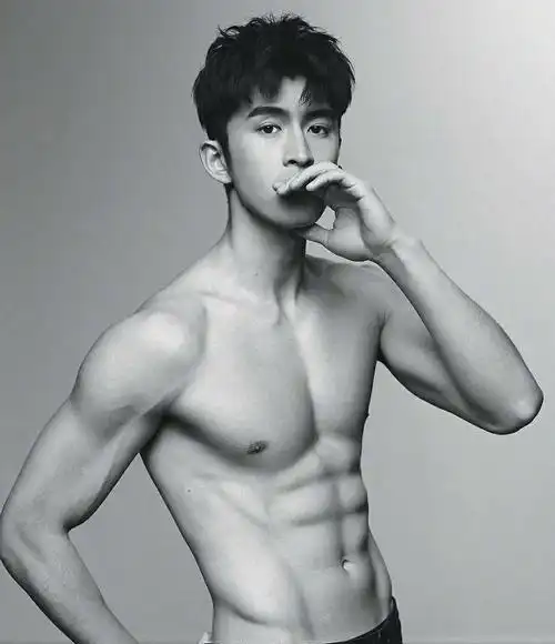 33岁的张云龙减肥秘诀公开,肌肉线条明显,其主要原因在与2点