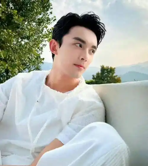 内娱高颜值男艺人数据排名,邓为22肖战第7王一博第5杨洋登顶_身高_cm