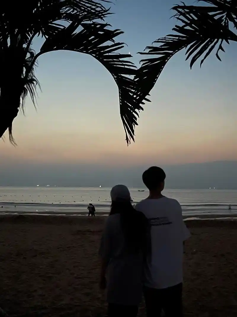 海边 日出 牵手 我们.#一起看海 #分享照片 @ccyua - 抖音