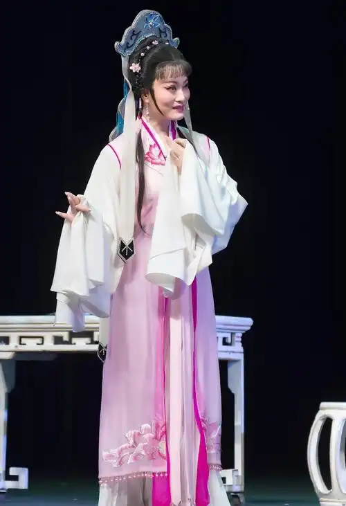 致敬越剧演员李敏用情守候用行动诠释一颗真挚的越剧心