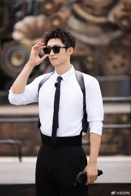 特工黄景瑜##黄景瑜西装墨镜半永久