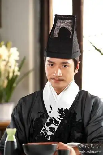 何晟铭饰"方天羽"搜狐娱乐讯 年度古装爱情励志大戏《倾城雪》已经