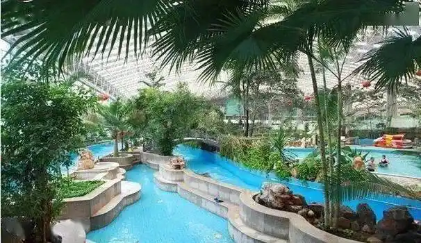 拥有13间幽静的秘境汤苑和13个特色汤泉池