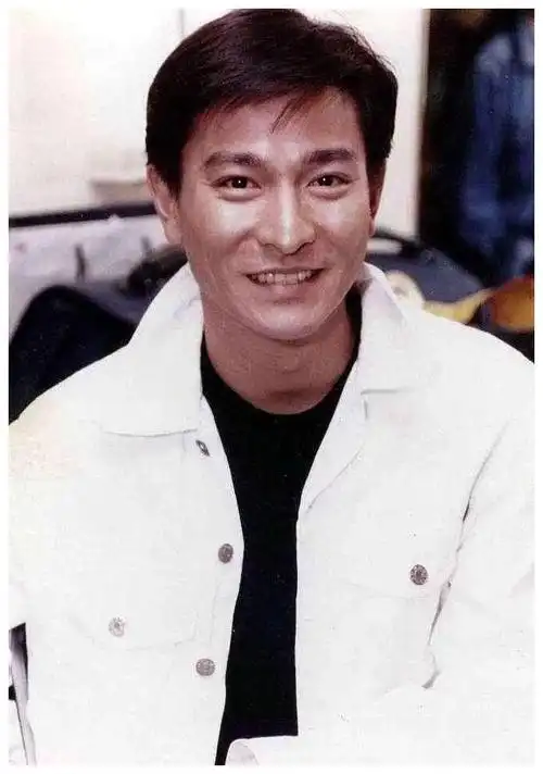 59岁刘德华误发近照略显苍老,惹网友心疼:岁月是把"杀猪刀"!