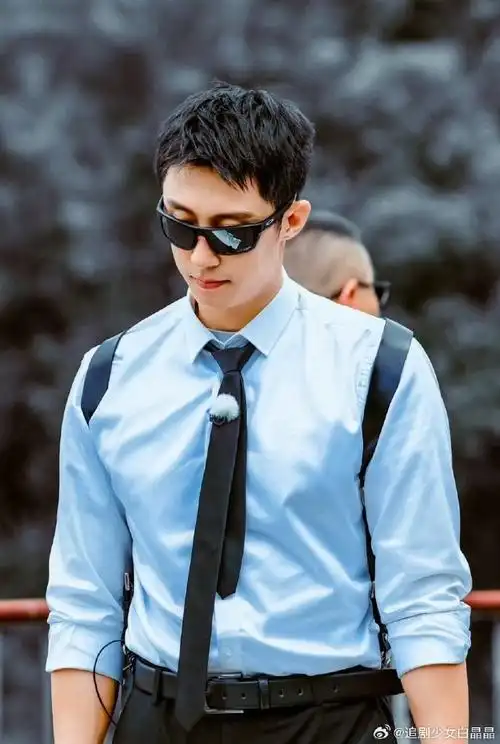 黄景瑜倒三角身材