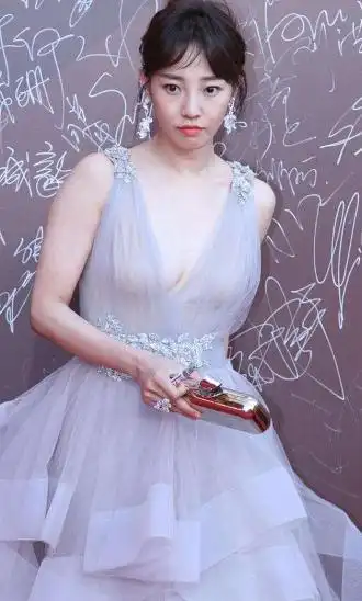 2017年白百何,被爆"一指弹":西三环都能听到王珞丹的笑声