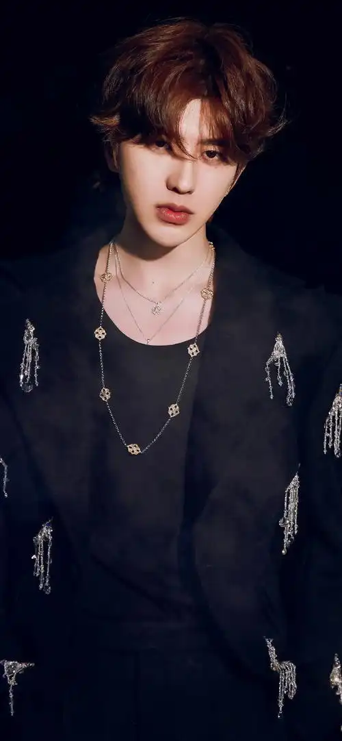 超有型蔡徐坤锁屏壁纸