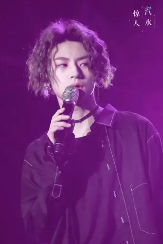 一九零四  6月24日 13:44   关注  小鬼 王琳凯 评论 收藏