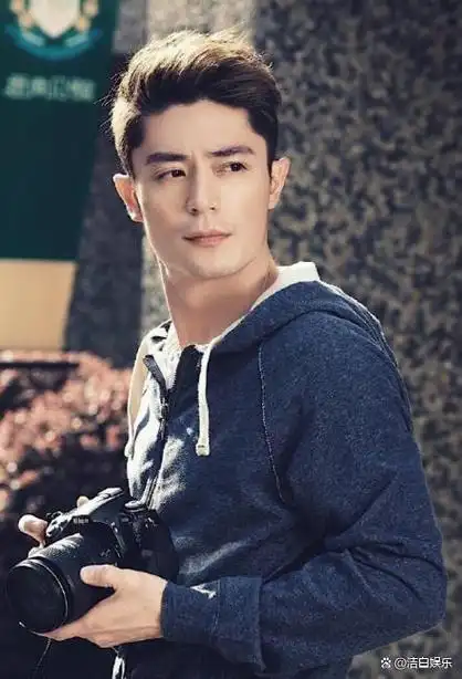 霍建华再次冲上热搜!网友挖地三尺全是笑料,评论区笑声不停