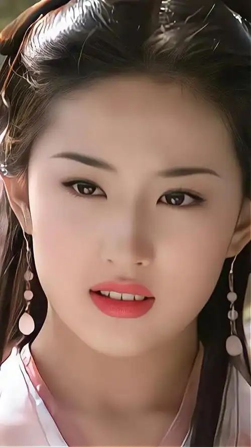 天龙八部刘亦菲饰演的王语嫣美若仙女
