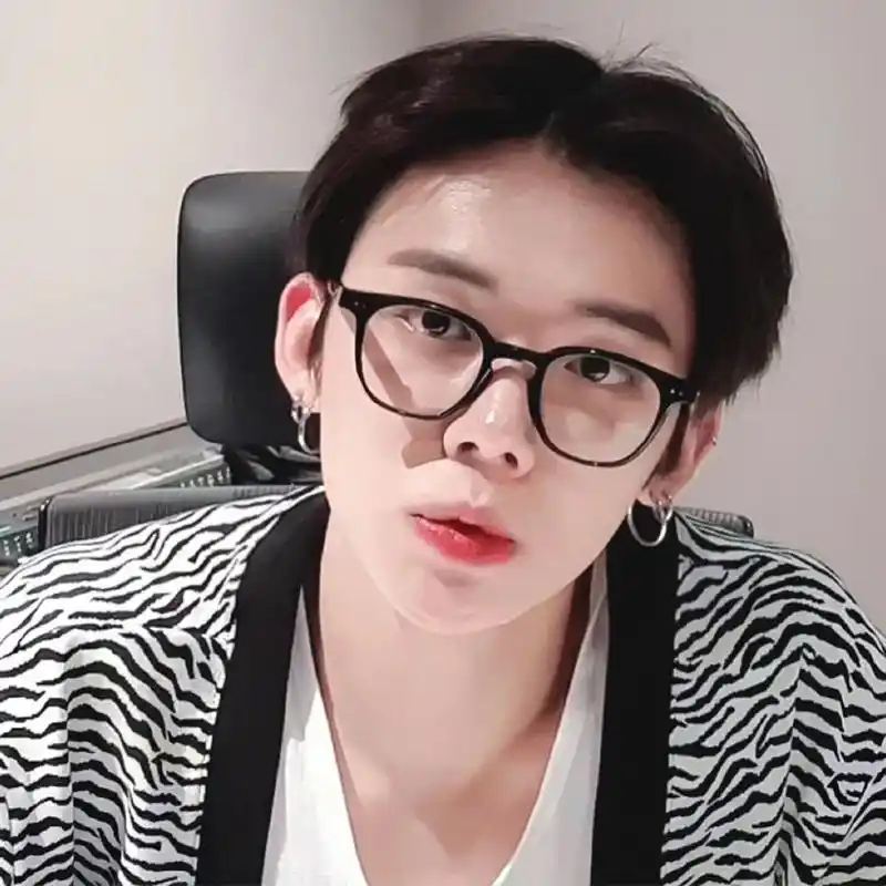 03|崔然竣 头像 6707731467073036363531