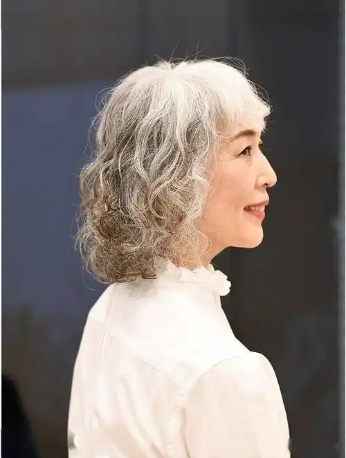 60到90岁的姐妹们,发型这样剪,哪怕你头发花白也特别美_时尚_短发