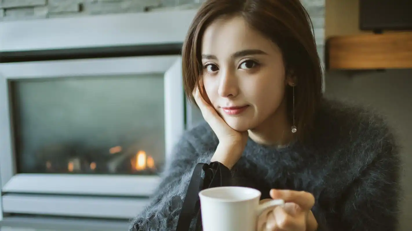 古力娜扎冬日唯美意境写真高清壁纸