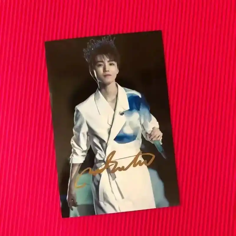 王俊凯亲签(88米一张,有需要私我)88米一张#王俊凯 #小 - 抖音