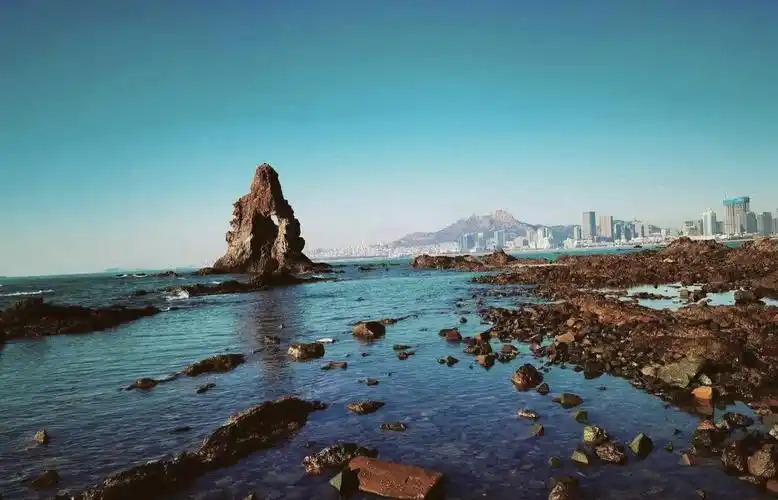 青岛石老人景点介绍