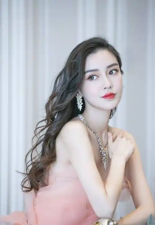 换上这个发型,angelababy刘涛吴谨言都年轻了10岁,你还等什么?