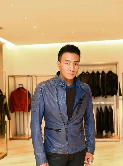 《蓝宇》的成功使胡军和刘烨同时获得了金马奖最佳男主角提名.