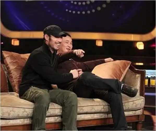 同年2月,汪峰突然在社交平台上发布长文,声称以后旭日阳刚不能再演唱