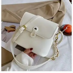 单肩斜挎包2021新款潮女夏网红小众设计感软皮大容量腋下小方包包