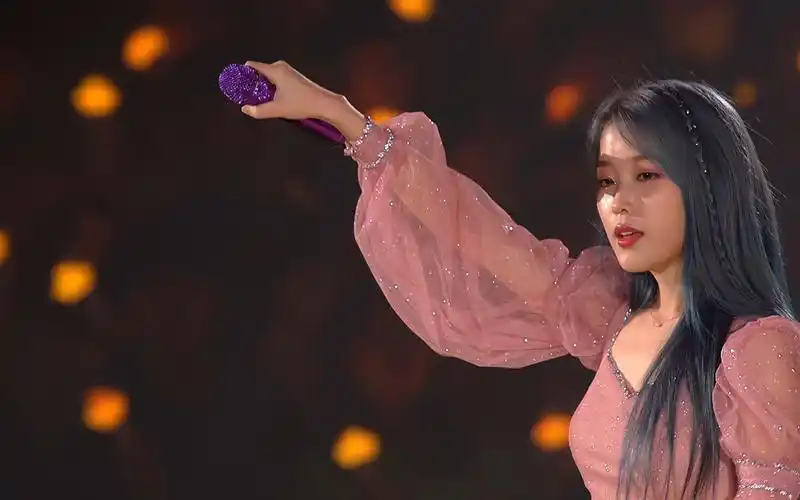 iu 2019首尔演唱会《friday》4k 30p高清修复