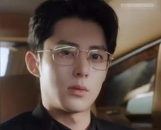 三位帅哥演霸道总裁谁最帅谁最拽