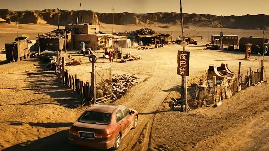 大叔路过《无人区》遇到黑店,一箱油要1500,还附赠民族舞表演!