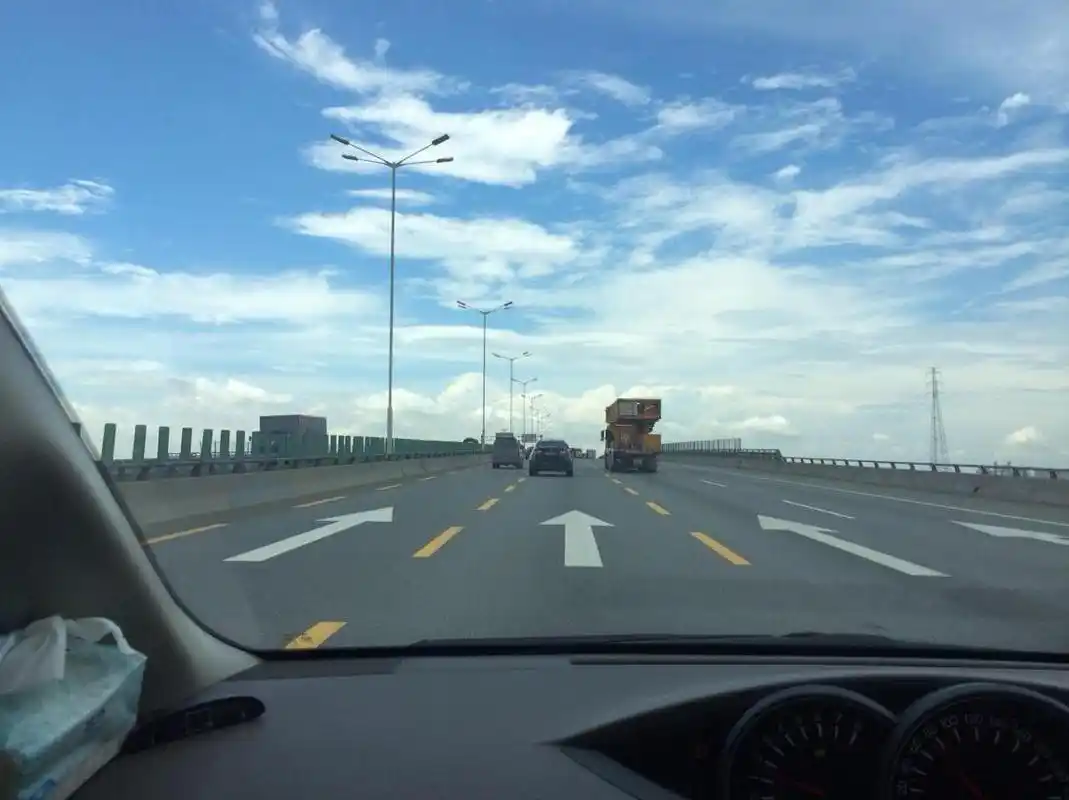 开车到达什么程度才能证明你已脱离新手了这些技巧是最低标准