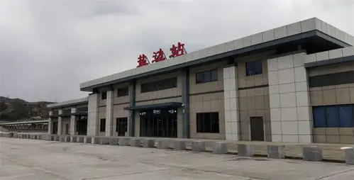 该线位于四川省攀枝花市境内,北起米易县,向南经盐边县,至攀枝花市