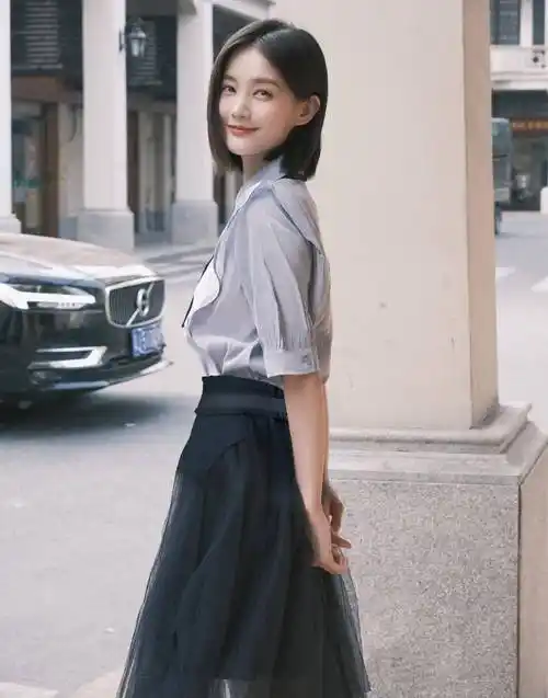 李一桐齐肩短发学院风清新造型!_百褶裙_魅力_娱乐