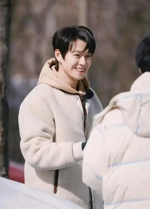 艳压杨洋之后魏大勋资源飞升参加综艺一件衣服价格超120000元