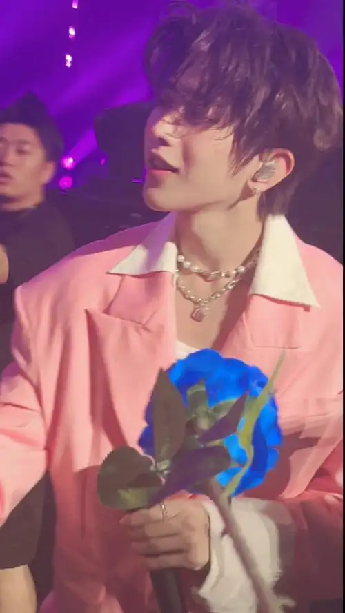 粉色这套好漂亮#蔡徐坤