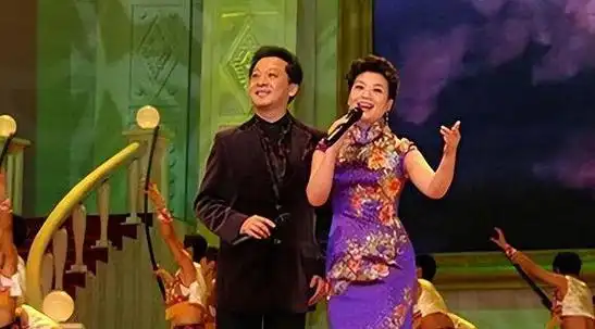 张也:55岁还未婚,和62岁的吕继宏互相陪伴多年,不结婚但幸福