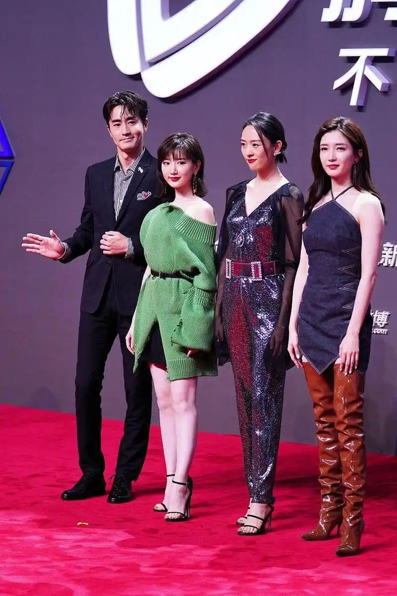 【毛晓彤】哪都好,就输在身高上了,个子太矮,真的没有气质.