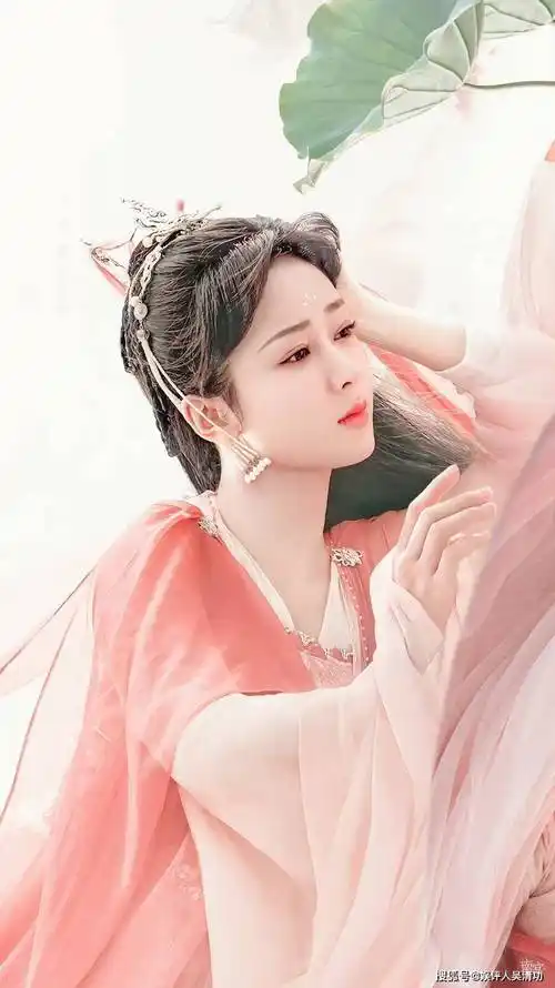 古装美人热度榜:杨幂第二,迪丽热巴第四,杨紫第五,虞书欣落榜_鞠婧祎