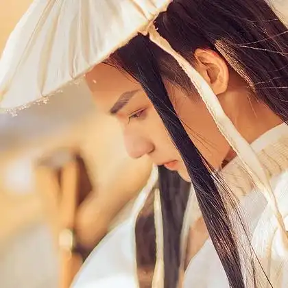 潇洒喝酒白衣翩翩男生头像唯美古风真人头像