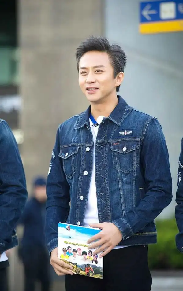 跑男4中韩跑男团队长cp组合 邓超造型搞怪|邓超|奔跑吧兄弟|队长_新浪