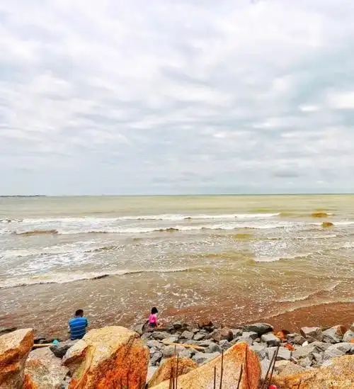 万物复苏送福利小鹏车主带你游阳光咀沙滩