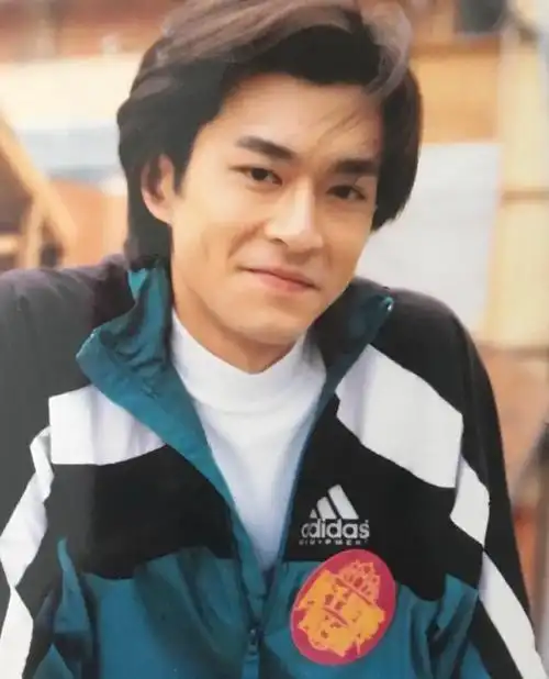 以为20多岁的古天乐够帅,直到看了郑钧旧照,网友:真羡慕刘芸