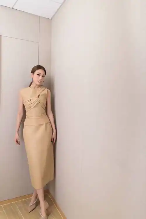 容祖儿粤语主持大湾区新年音乐会演唱歌曲彩云追月舞台梦幻唯美