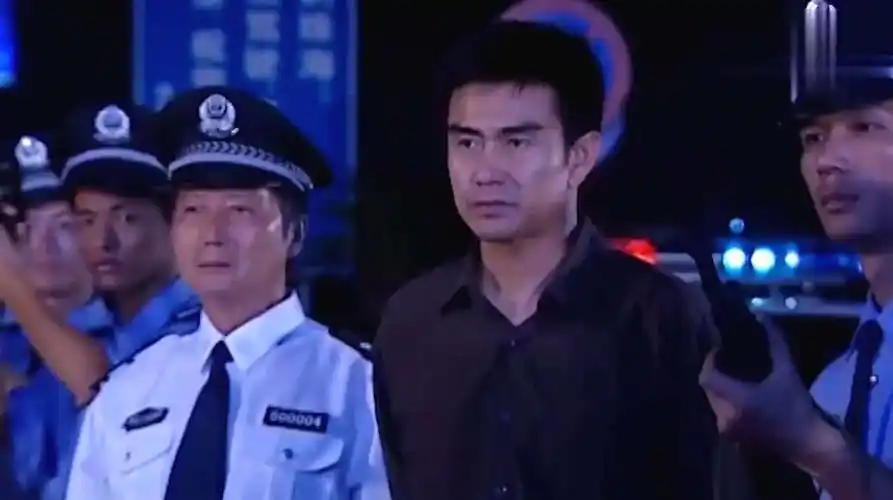 《罪域》分集剧情速看,郑毅然对抗商界枭雄