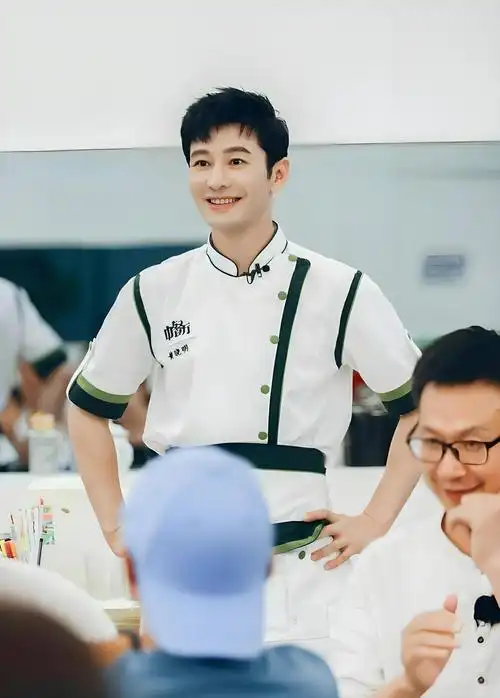 综艺黄晓明厨师黄晓明综艺黄晓明厨房黄晓明回应为新戏增肥30斤黄晓明