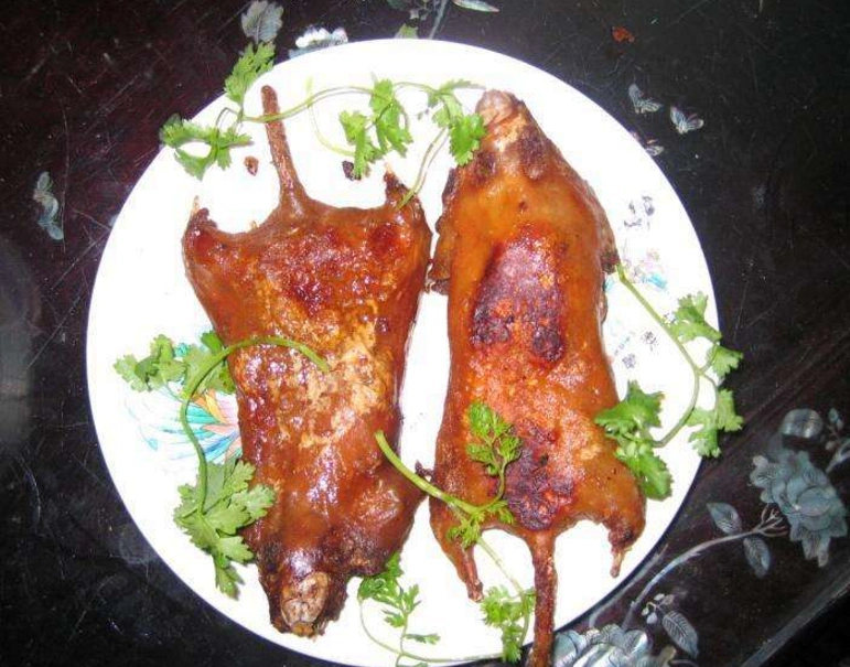 非洲特奇葩的5种食物,图3烤蝙蝠,图5广东菜单上有