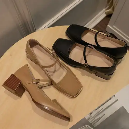 法式玛丽珍女2022春夏新款学院风复古方头一字扣带粗跟白色单皮鞋