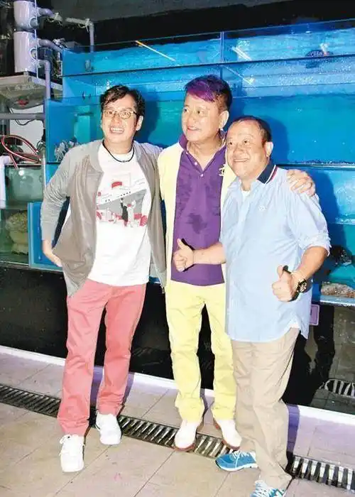 曾志伟与老友庆69岁生日!