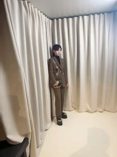 周笔畅巴黎笔记##hello时装周