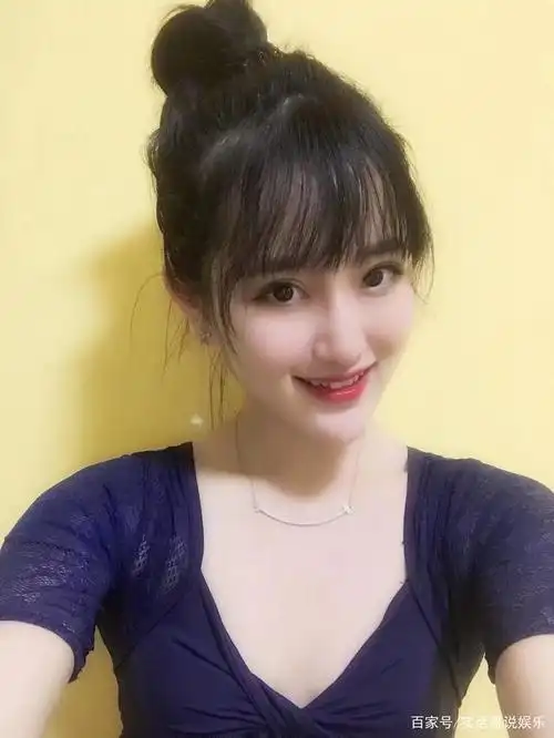 彭波是《疯狂的石头》里面谢小萌的扮演者,很多观众都已经很熟悉,但是