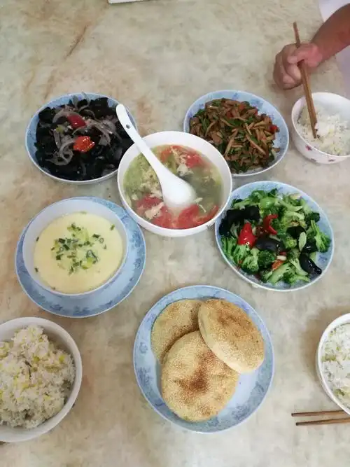 小厨师的成长之路〕——高志彤的四菜一汤